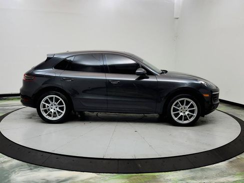Used 2017 Porsche Macan AWD/4WD image 4