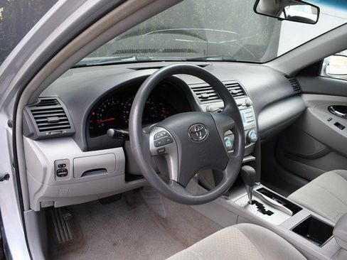 Used 2009 Toyota Camry LE image 14