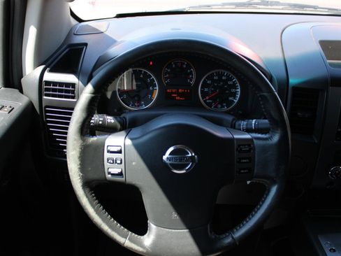 Used 2012 Nissan Titan SV w/ SV Value Truck Pkg RWD image 9