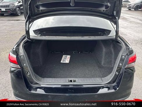 Used 2021 Nissan Versa SV FWD image 11