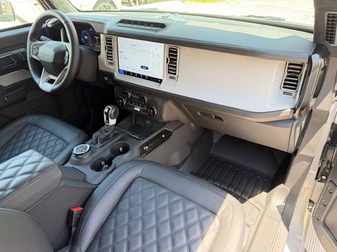 Used 2025 Ford Bronco Badlands AWD/4WD image 54