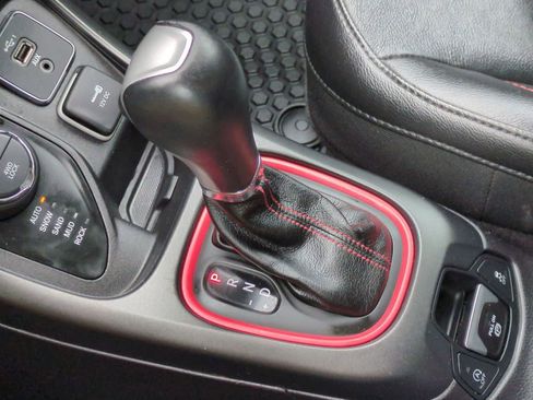 Used 2019 Jeep Compass Trailhawk AWD/4WD image 24