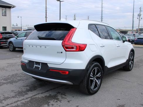 Used 2025 Volvo XC40 B5 Core image 42