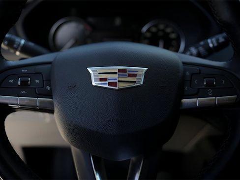 Certified 2023 Cadillac XT4 Luxury w/ Driver Awareness Package image 14