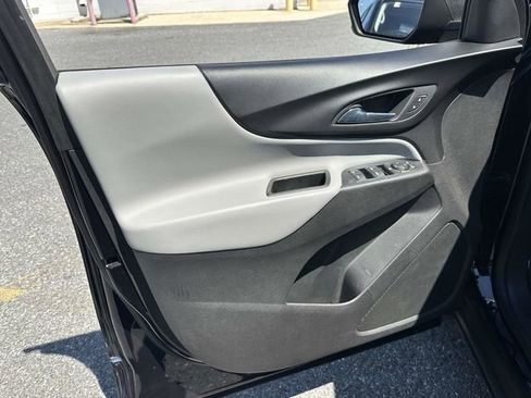 Used 2020 Chevrolet Equinox LS FWD image 15