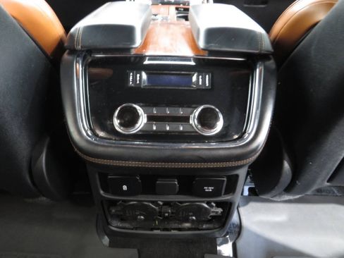Used 2018 Lincoln Navigator Reserve w/ Technology Package AWD/4WD image 12