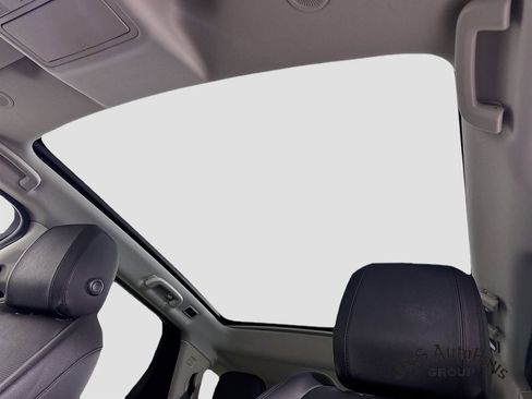 Used 2022 Land Rover Discovery Sport S image 16