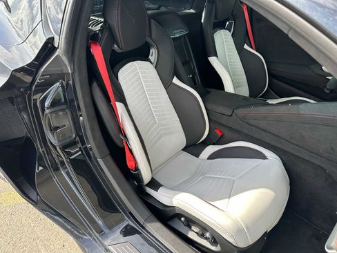 Used 2023 Chevrolet Corvette Z06 w/ Z07 Performance Package image 16