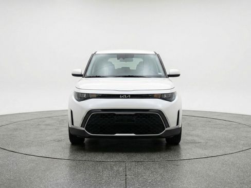 Used 2025 Kia Soul LX w/ LX Technology Package FWD image 2