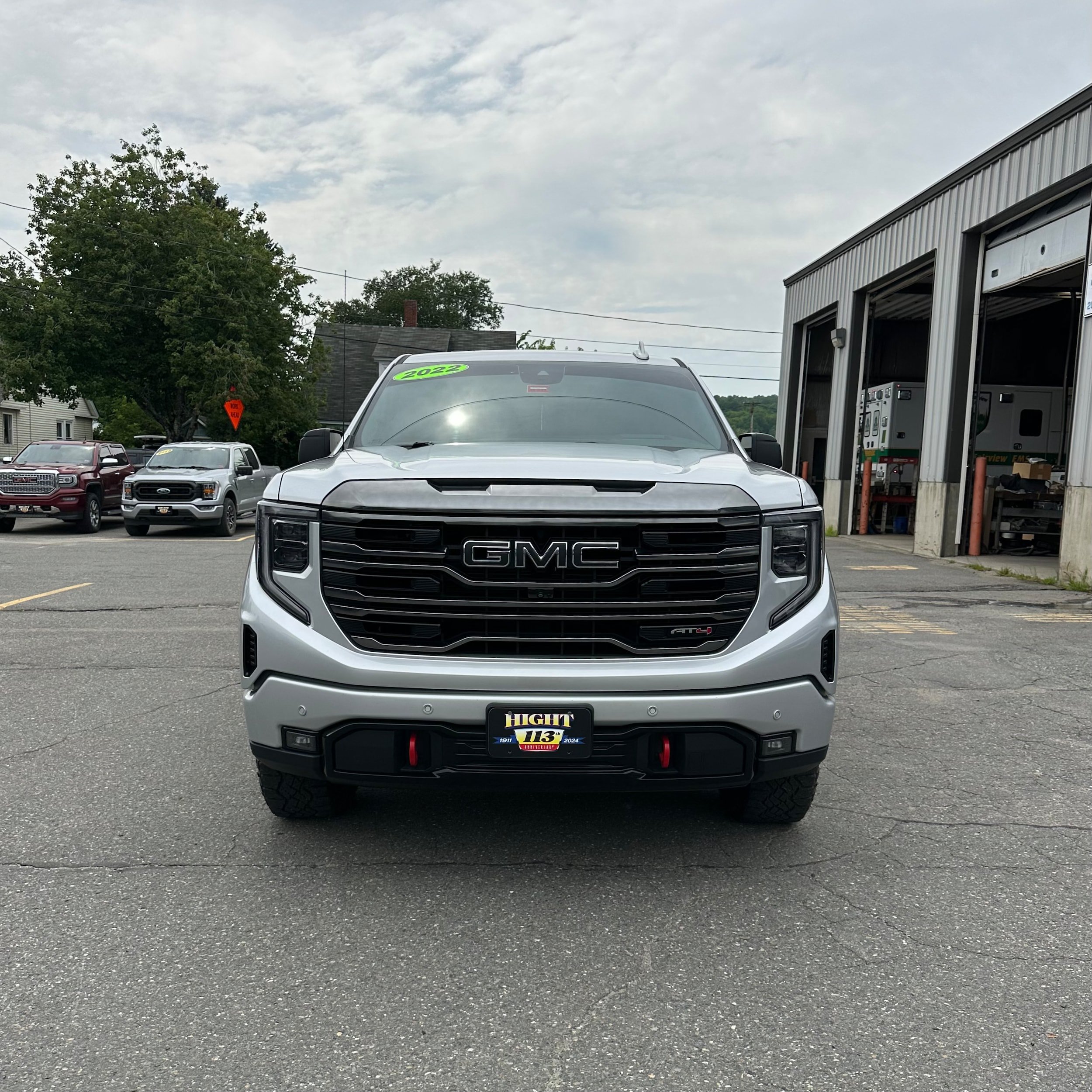Used 2022 GMC Sierra 1500 AT4 w/ AT4 Premium Package AWD/4WD image 8