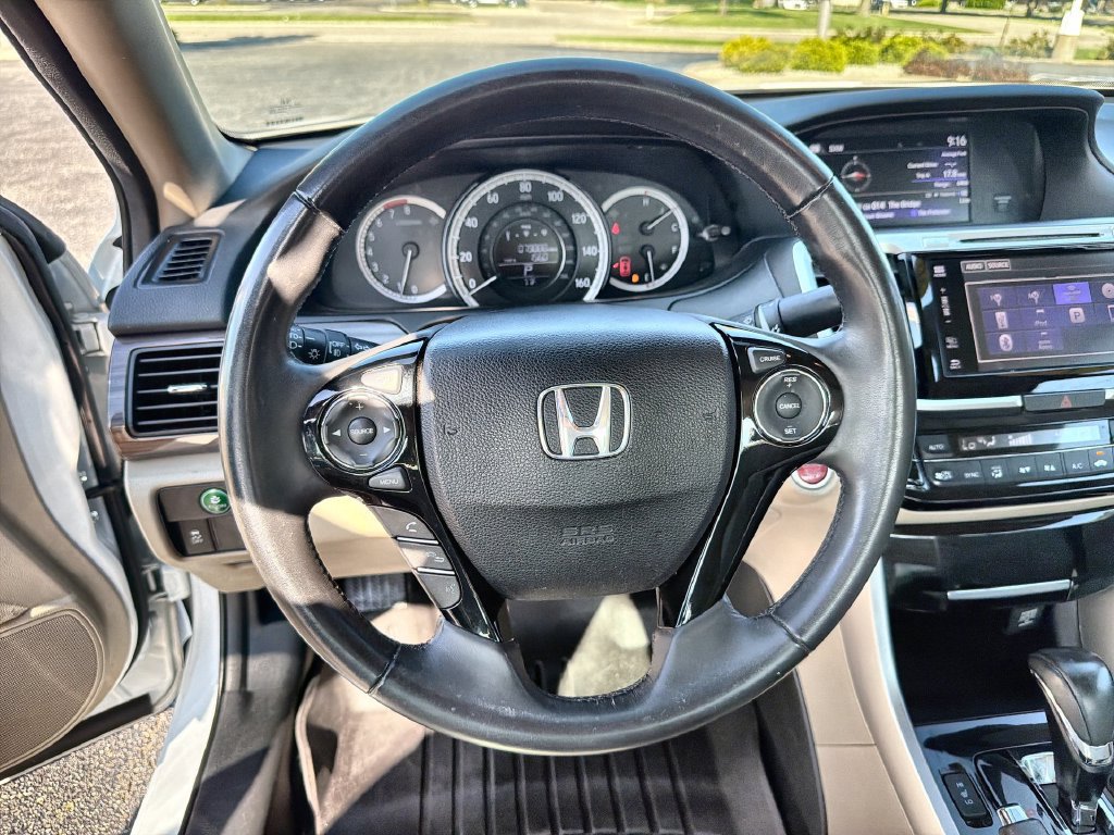 Used 2017 Honda Accord EX-L image 11