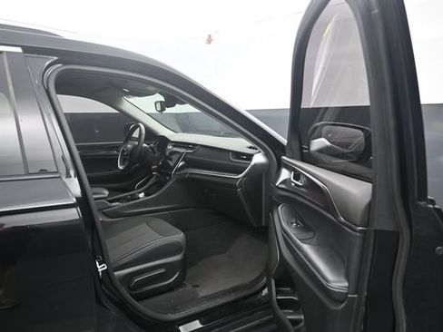 Used 2022 Jeep Grand Cherokee L Laredo w/ Luxury Tech Group I AWD/4WD image 30