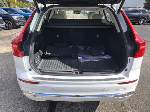 Used 2023 Volvo XC60 T8 Plus image 36