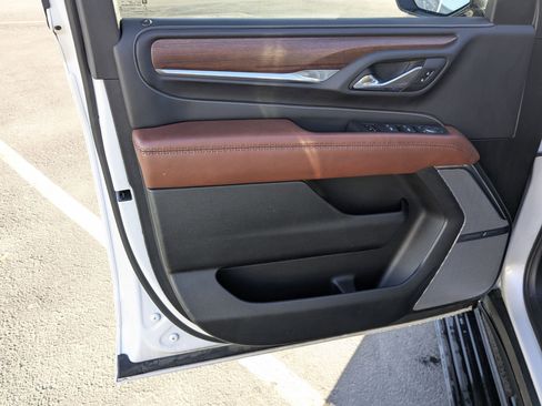 Used 2023 GMC Yukon XL Denali Ultimate image 13