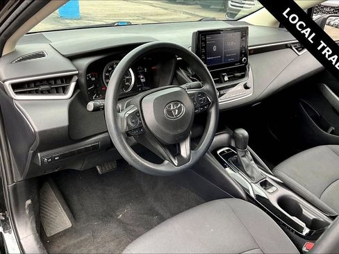 Used 2022 Toyota Corolla LE image 15