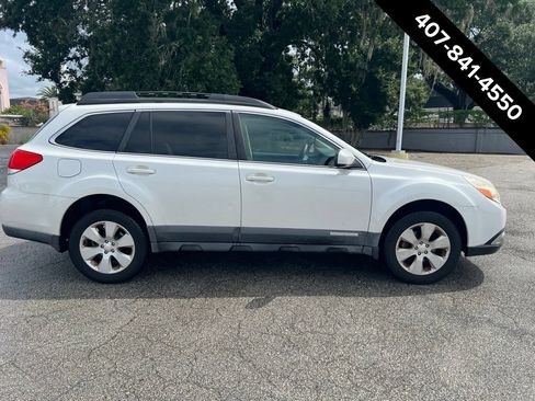 Used 2011 Subaru Outback 2.5i Premium w/ Popular Equipment Group 1A AWD/4WD image 2