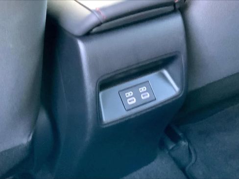 Used 2023 Toyota Corolla SE image 35