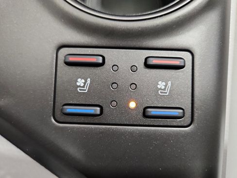 Used 2024 Toyota Camry XSE w/ Navigation Package image 28