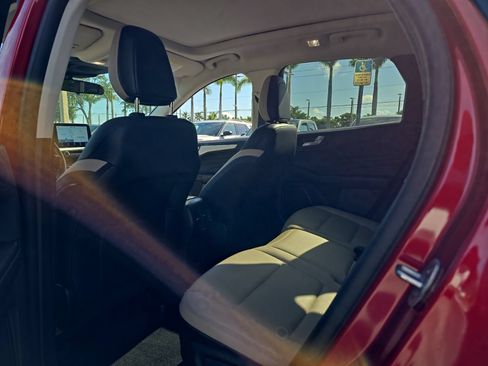 Used 2021 Ford Escape SEL w/ Technology Package FWD image 6