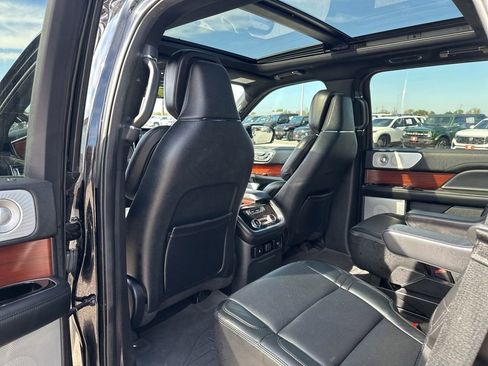 Used 2021 Lincoln Navigator Reserve w/ Luxury Package image 36