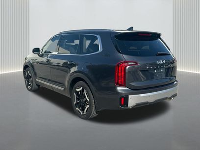 Used 2024 Kia Telluride S w/ S Sunroof Package