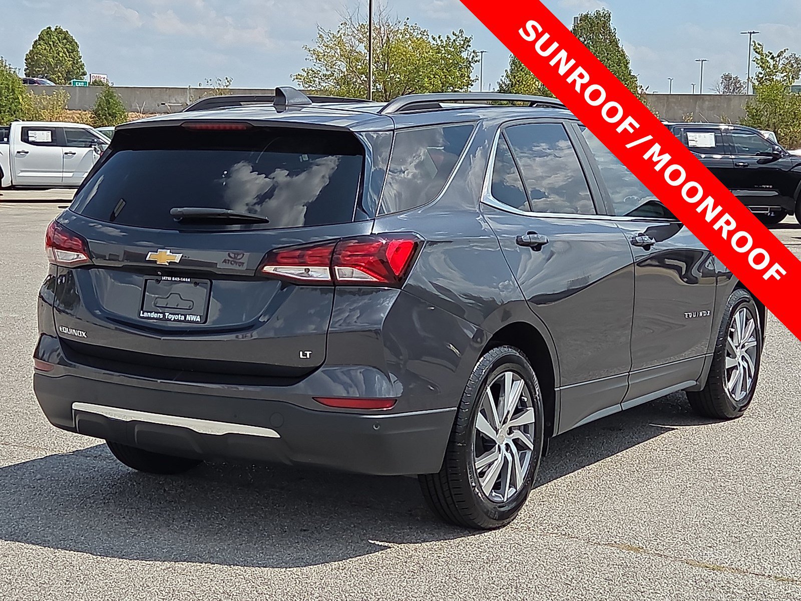 Used 2023 Chevrolet Equinox LT FWD image 5