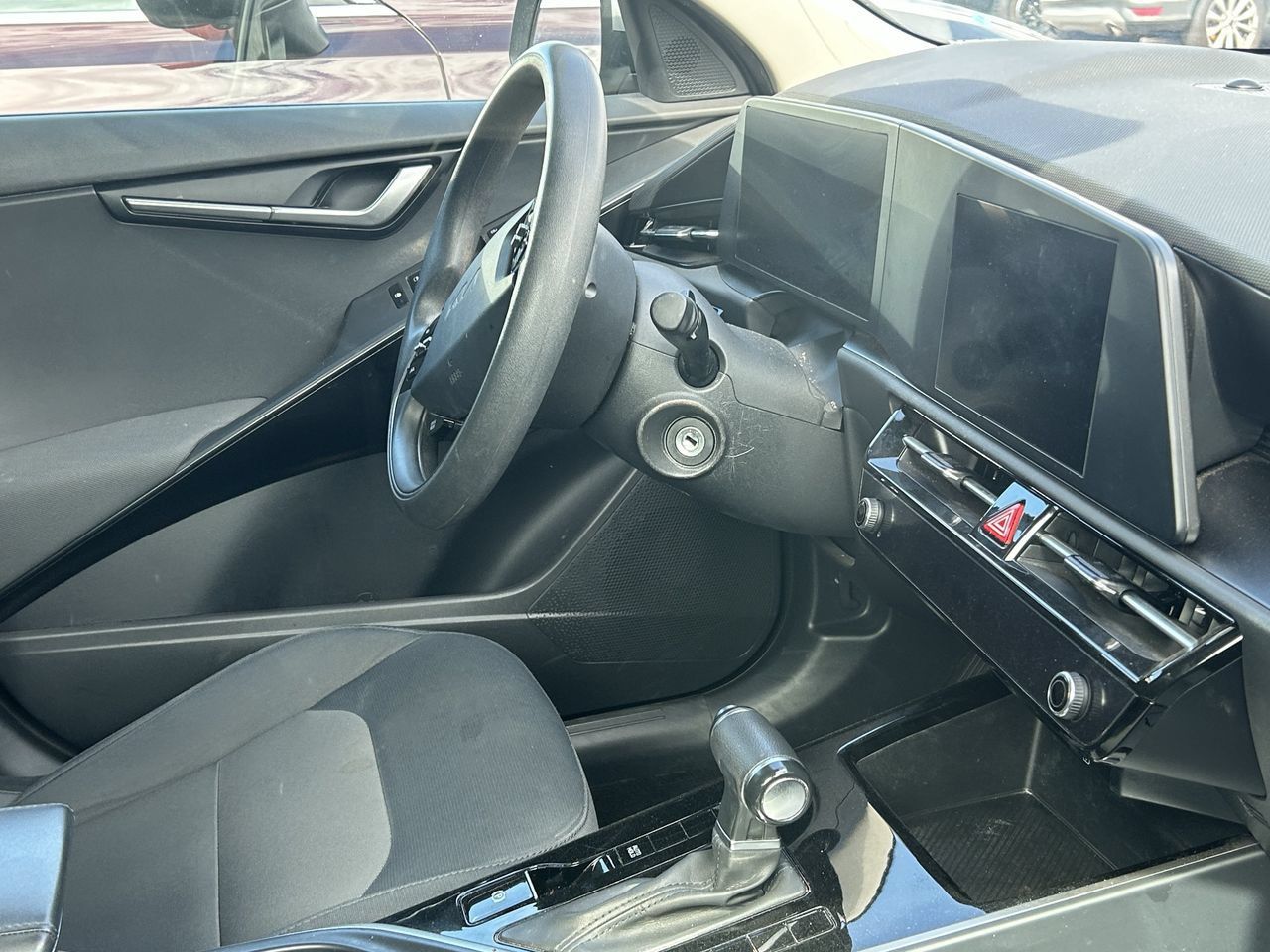 Used 2023 Kia Niro LX FWD image 9