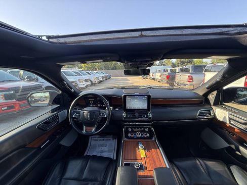 Used 2019 Lincoln Navigator Reserve AWD/4WD image 21