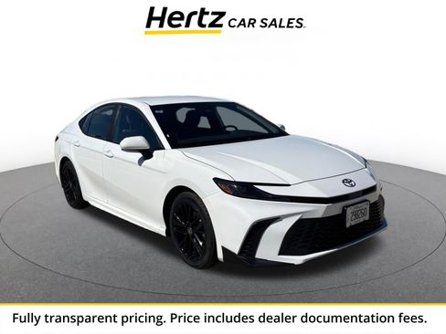 Used 2025 Toyota Camry SE FWD image 1