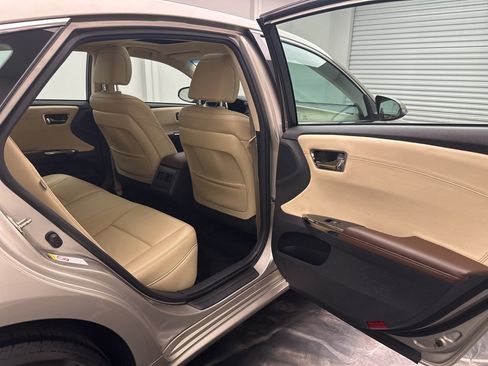 Used 2016 Toyota Avalon XLE Premium image 7