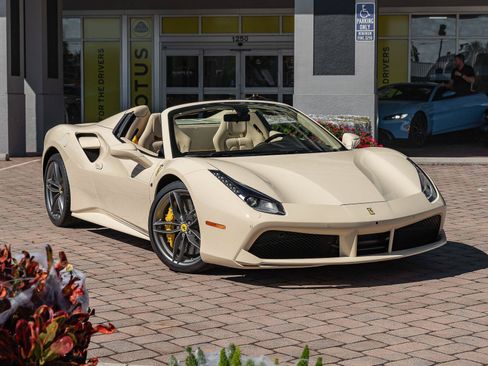 Used 2016 Ferrari 488 Spider RWD image 5