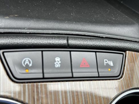 Used 2023 GMC Acadia SLE w/ Driver Convenience Package FWD image 26
