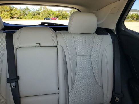 Used 2023 Buick Envision Essence image 14