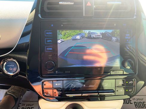 Used 2018 Toyota Prius Three Touring image 12