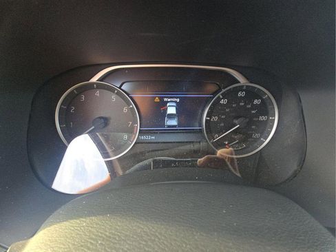 Used 2025 Nissan Frontier SV w/ SV Convenience Package RWD image 7