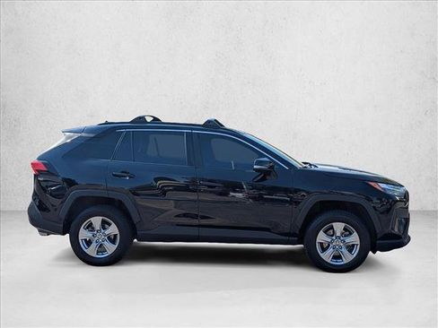 Used 2022 Toyota RAV4 XLE w/ Convenience Package AWD/4WD image 4