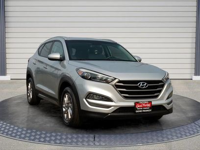 Used 2017 Hyundai Tucson SE w/ SE Popular Package 02