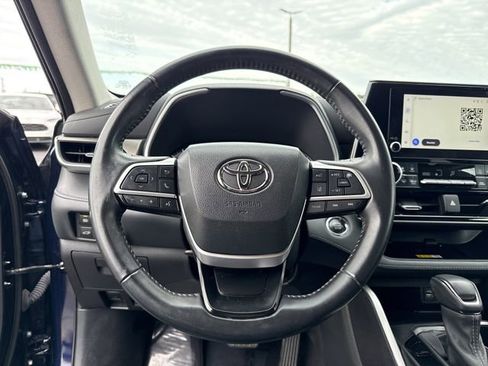 Used 2023 Toyota Highlander XLE image 41