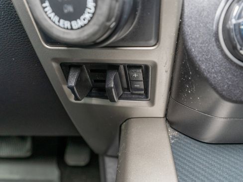 Used 2019 Ford F150 Lariat image 29