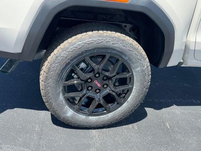 New 2026 GMC Canyon Elevation w/ Convenience Package