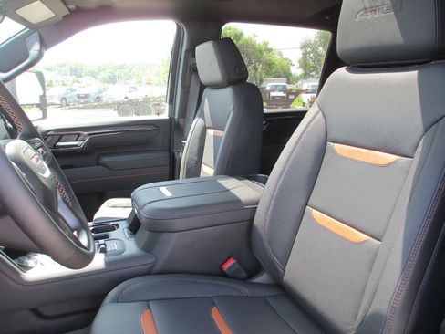 New 2026 GMC Sierra 2500 AT4 w/ AT4 Premium Plus Package AWD/4WD image 13