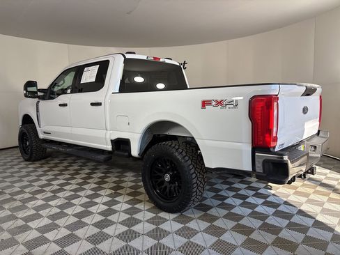 Used 2024 Ford F250 XLT w/ FX4 Off-Road Package image 7