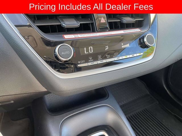 Used 2025 Toyota Corolla LE FWD image 34