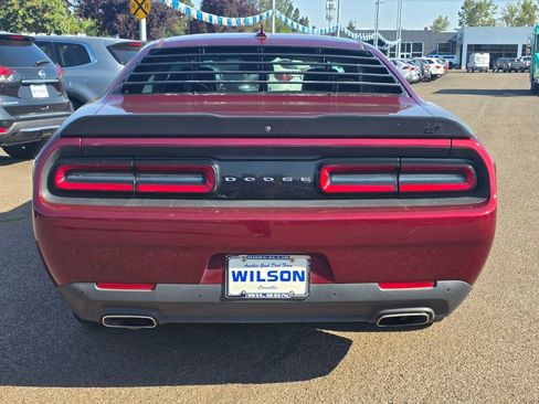Used 2019 Dodge Challenger SXT w/ Plus Package image 4
