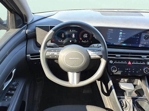 Certified 2025 Hyundai Tucson SEL FWD image 18