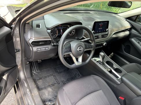 Used 2026 Nissan Altima 2.5 SV FWD image 33