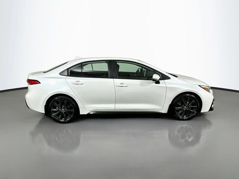 Used 2026 Toyota Corolla SE w/ SE Package FWD image 4