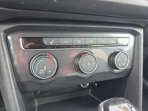 Used 2024 Volkswagen Tiguan S image 23