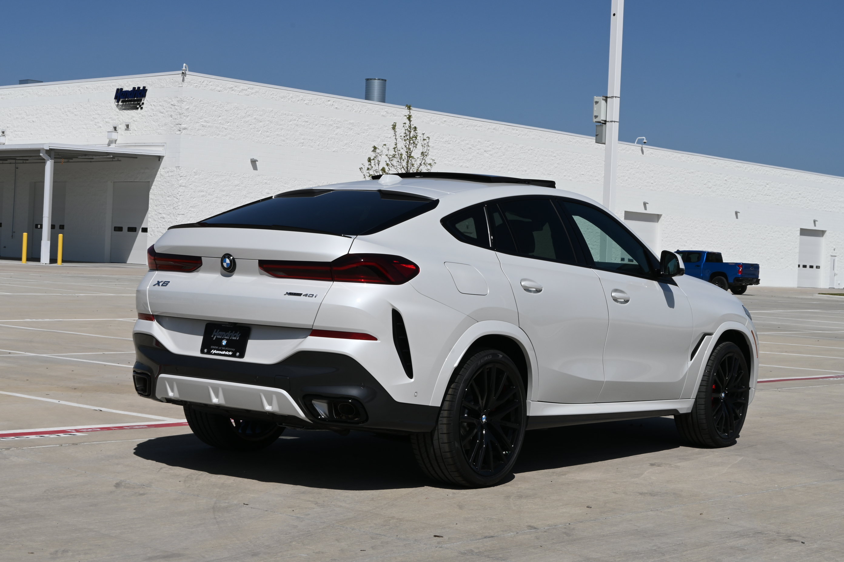 New 2027 BMW X6 xDrive40i w/ Executive Package AWD/4WD image 8