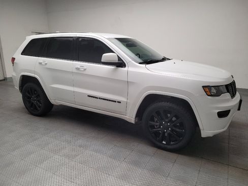 Used 2022 Jeep Grand Cherokee Laredo X AWD/4WD image 11